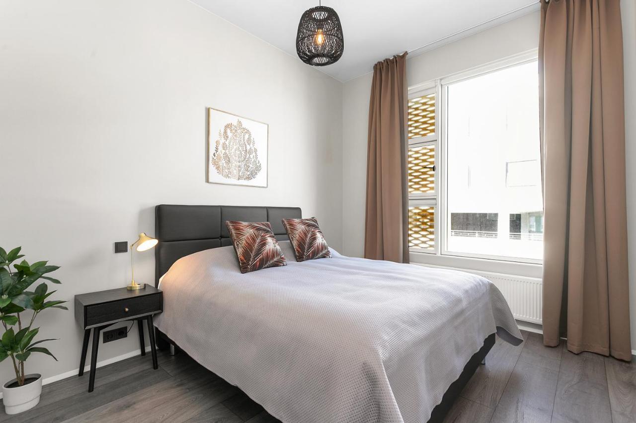 Modern Downtown Apartment - Harbour View Рейкьявик Экстерьер фото